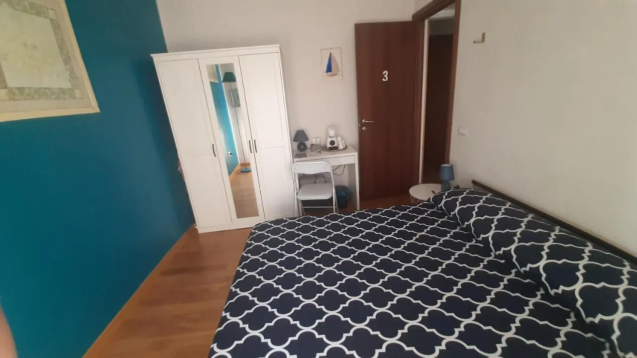 Luna Rossa Rooms Cagliari 0*,